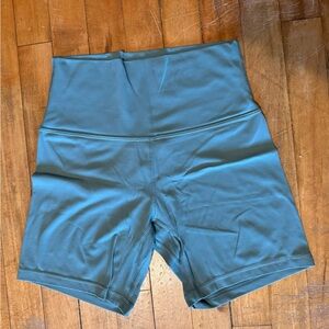 Lulu Lemon align high-rise shorts 6”